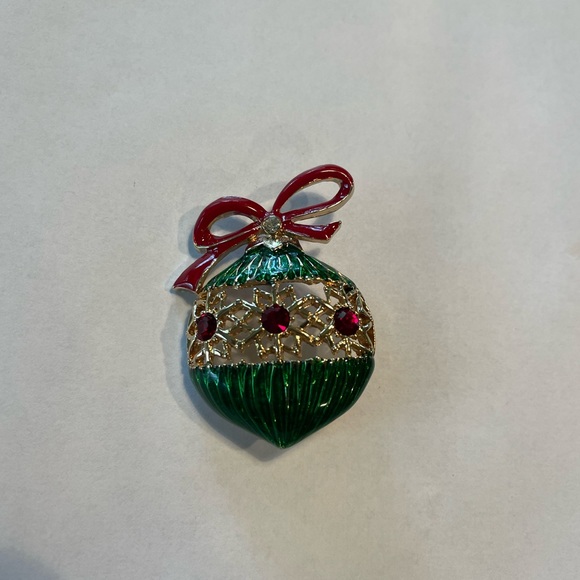 Trio of brooches! - Picture 3 of 3